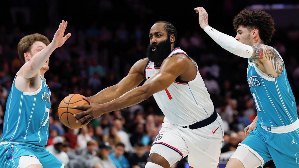Harden v NBA zazářil 55 body a Clippers zvítězili nad Charlotte